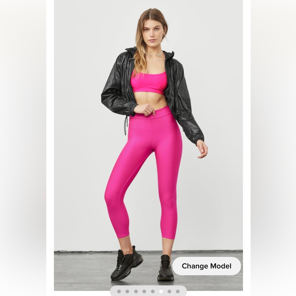 NWT Alo Yoga - Airlift High-Waist Conceal-Zip Capri leggings Size L Pink